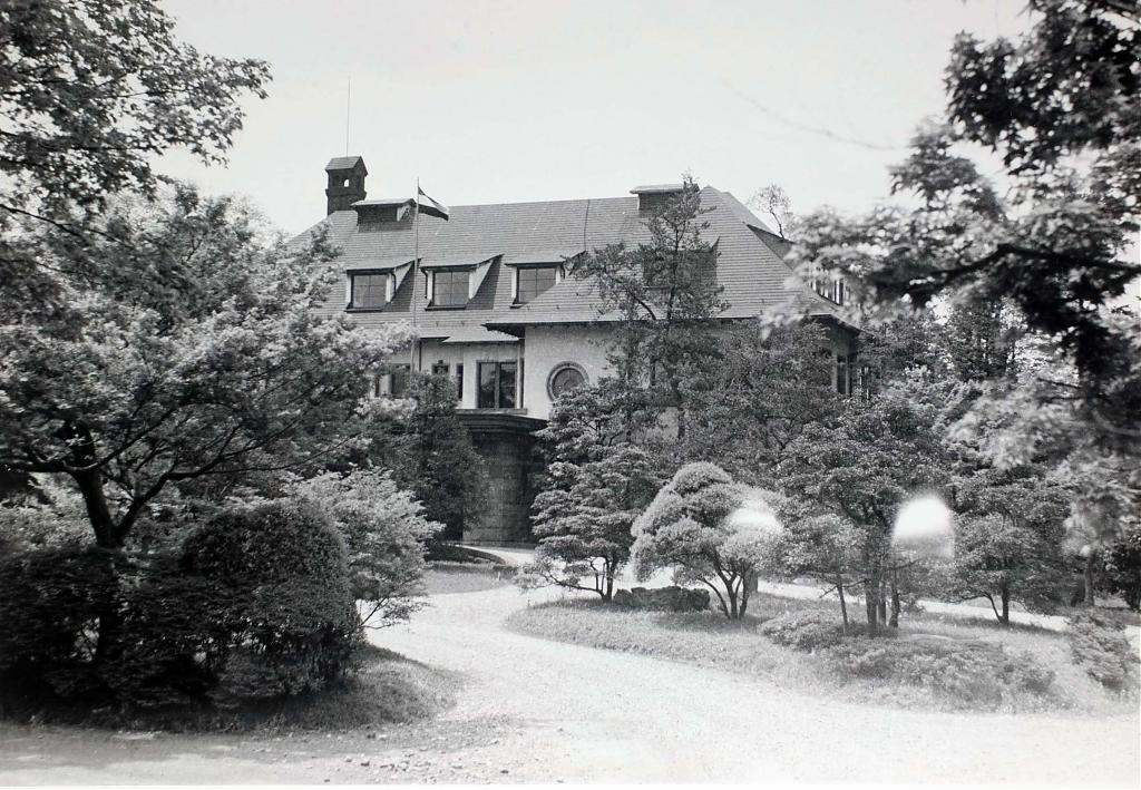 The Dutch flag raised at Holland House