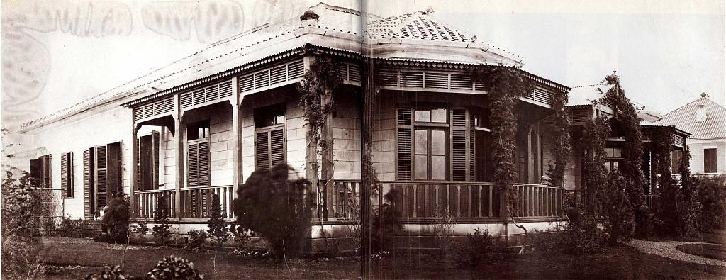 House of Dirck de Graeff van Polsbroek in Yokohama, circa 1868